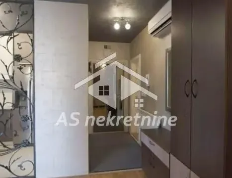 Izdavanje, trosoban stan, 90m², Savski Venac, Beograd - image 10