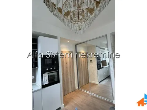 Izdavanje, trosoban stan, 82m², Savski Venac, Beograd - image 11