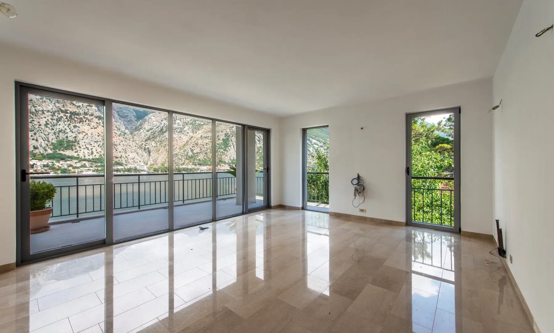 Sale, apartment, 510m², Muo, Kotor