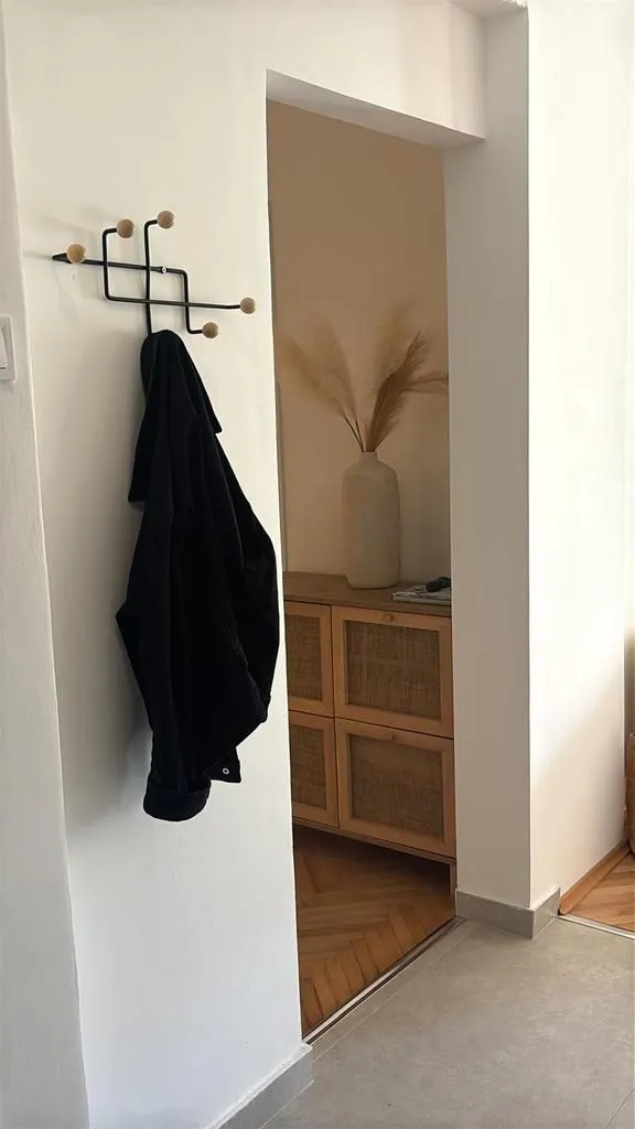 Izdavanje, trosoban stan, 74m², Budva, Crna Gora