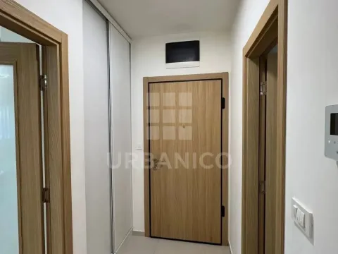Izdavanje, jednosoban stan, 48m², City Kvart, Podgorica - image 8