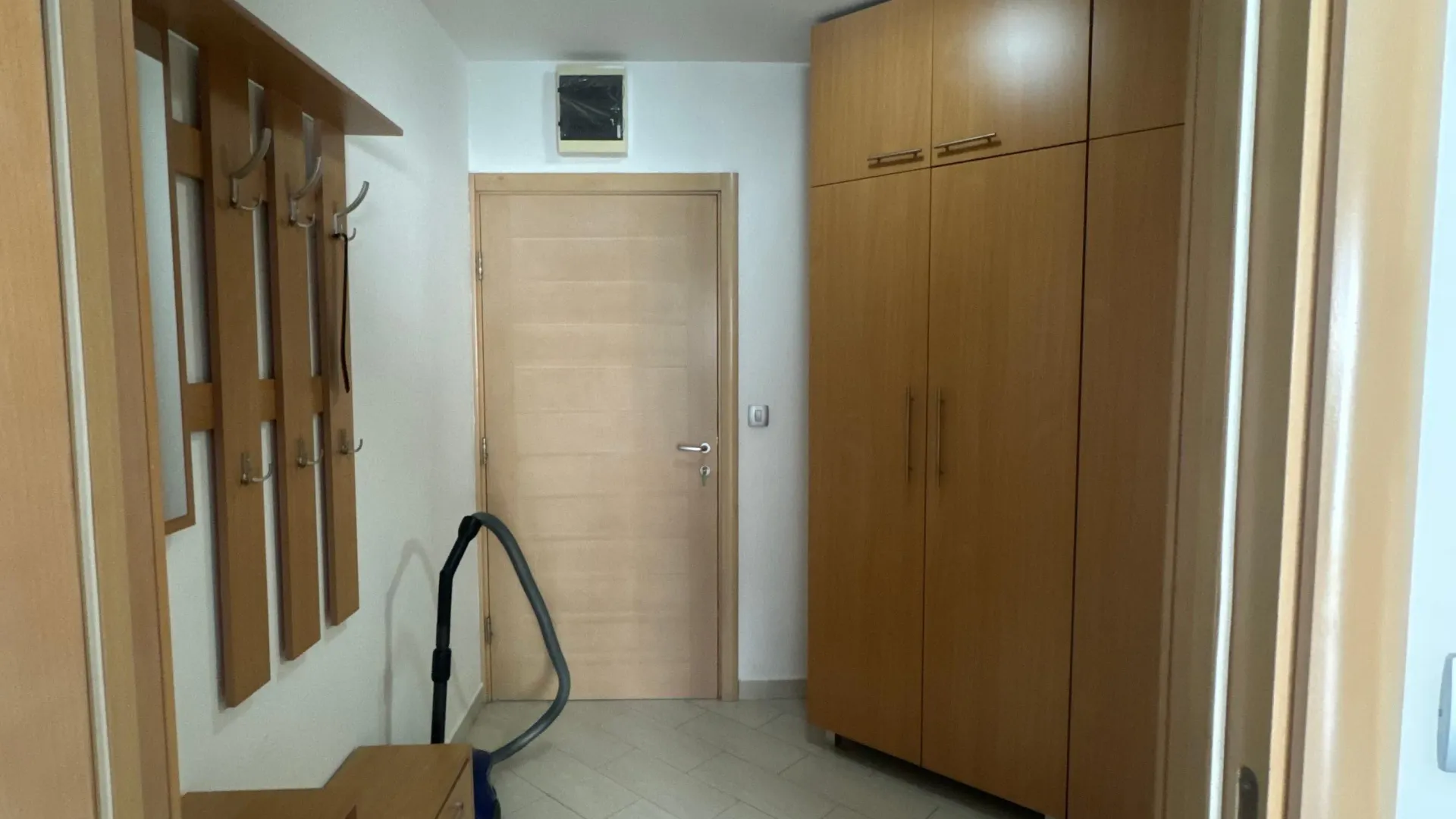 Izdavanje, garsonjera, 35m², Rozino, Budva
