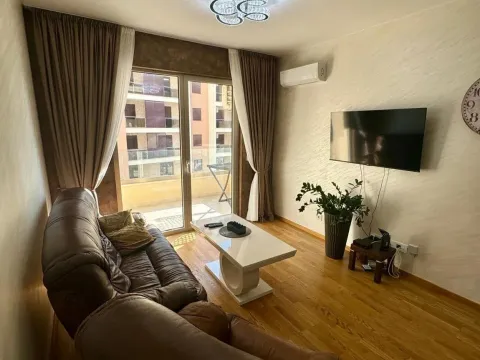 Sale, two bedroom apartment, 59m², Bečići, Budva - image 1