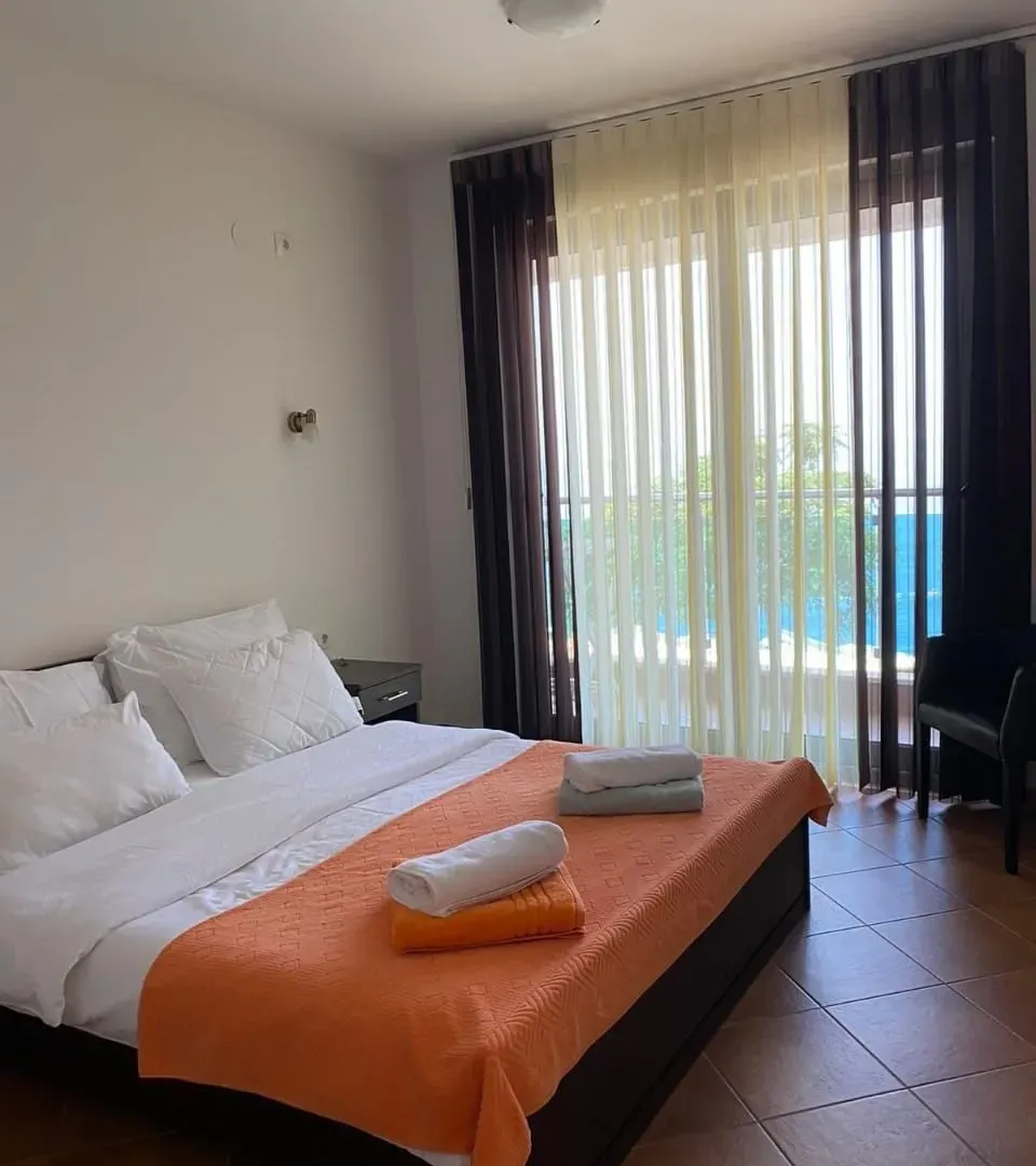 Izdavanje, jednosoban stan, 56m², Dobra Voda, Budva