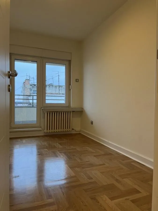 Izdavanje, stan, 180m², Stari Grad, Beograd