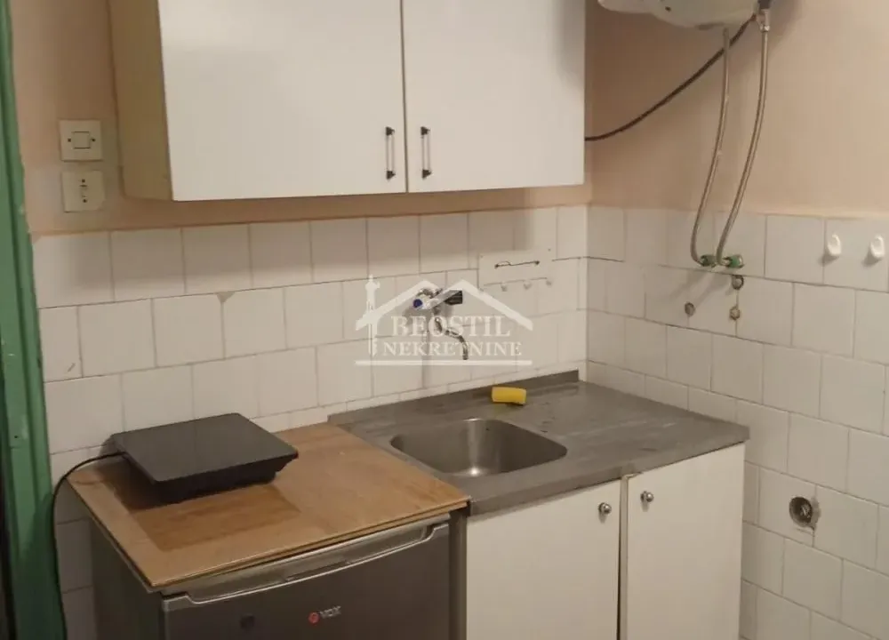 Izdavanje, stan, 28m², Vračar Hram, Vračar Sve Podlokacije