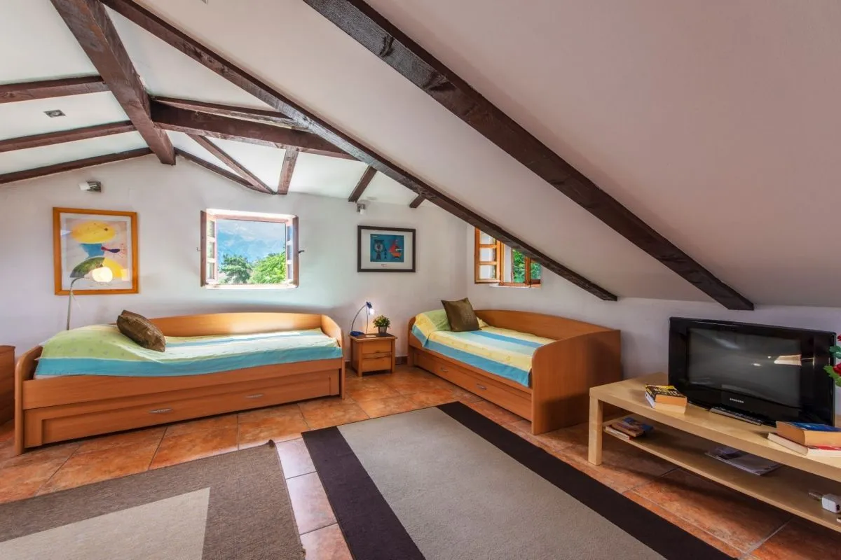 Sale, house, 168m², Prčanj, Kotor