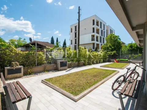 Izdavanje, garsonjera, 30m², Stara Varoš, Podgorica - image 8