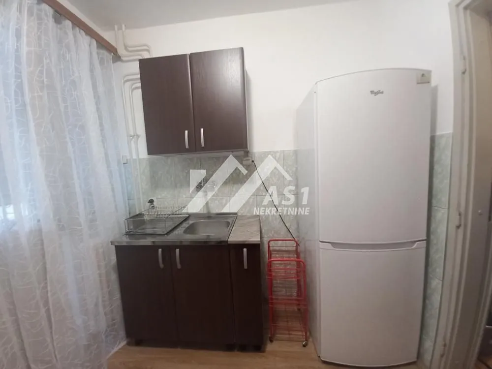 Izdavanje, jednosoban stan, 40m², Rotkvarija, Novi Sad Sve Podlokacije