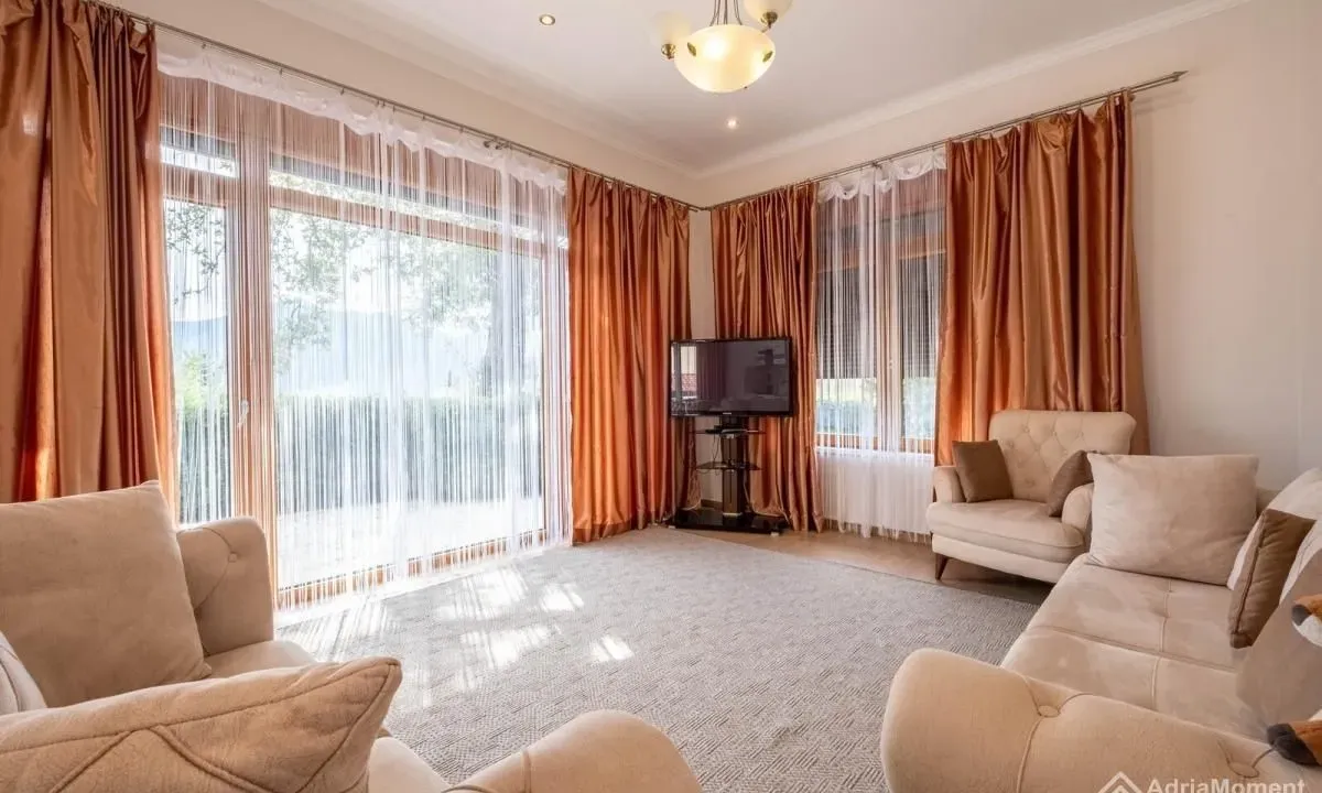 Prodaja, dvosoban stan, 79m², Orahovac, Kotor