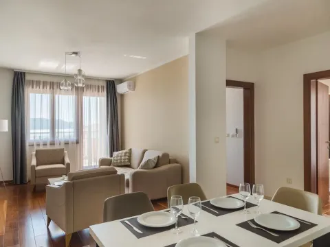 Sale, two bedroom apartment, 95m², Bečići, Budva - image 2