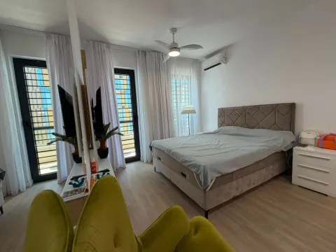 Prodaja, garsonjera, 27m², Bečići, Budva - image 17