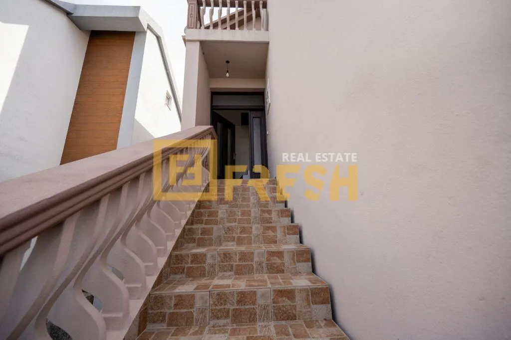 Sale, house, 150m², Stari Aerodrom, Podgorica
