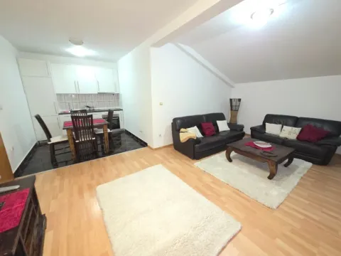 Izdavanje, dvosoban stan, 75m², Zagorič, Podgorica - image 3
