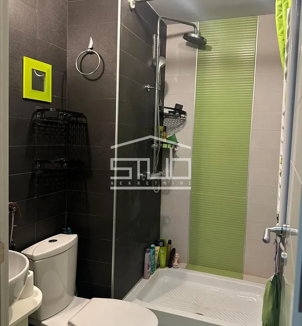 Izdavanje, dvosoban stan, 47m², Banovo Brdo, Beograd
