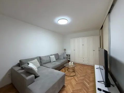 Rent, two bedroom apartment, 41m², Crveni Krst, Beograd - image 2