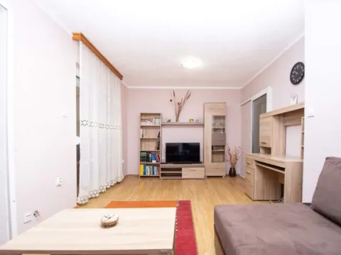 Izdavanje, jednosoban stan, 50m2, Velji Vinogradi, Budva Izdavanje, jednosoban stan, 50m2, Velji Vinogradi, Budva