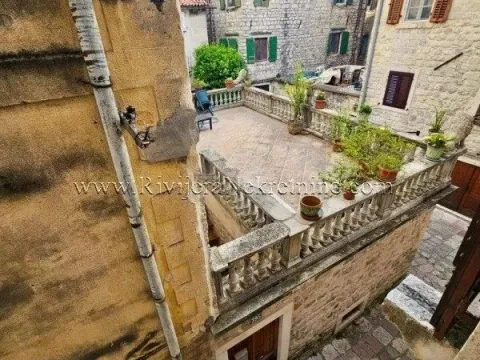 Prodaja, kuća, 300m², Centar, Kotor - image 16