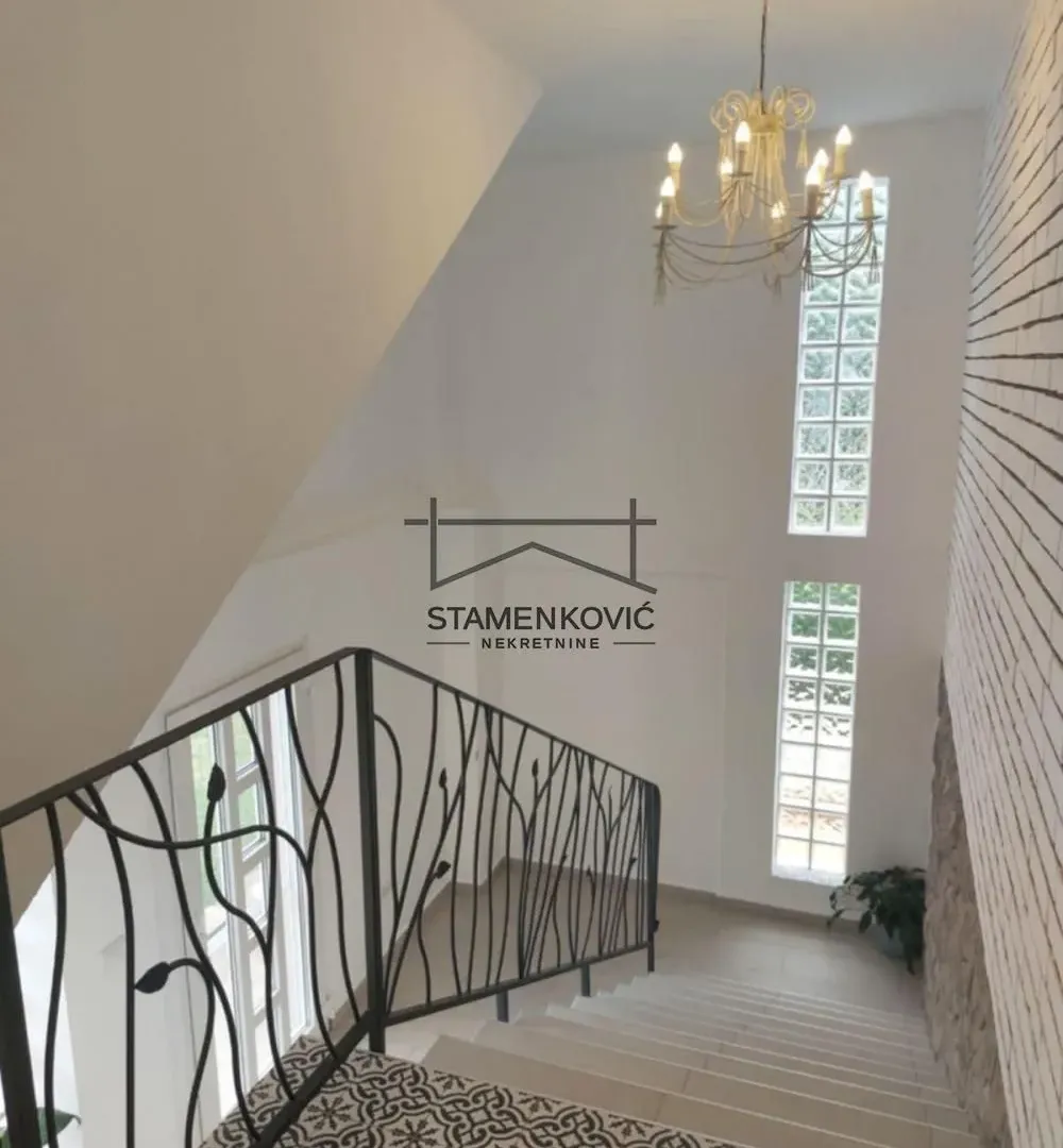 Prodaja, kuća, 360m², Veternik, Novi Sad Sve Podlokacije