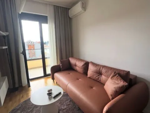 Izdavanje, garsonjera, 38m², Stara Varoš, Podgorica - image 2