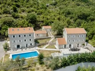 Prodaja, kuća, 800m², Prčanj, Kotor - image 1