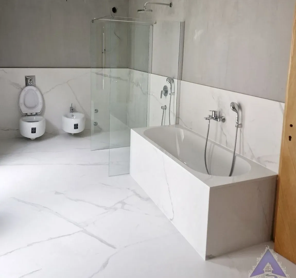 Prodaja, četvorosoban stan, 200m², Dobrota, Kotor