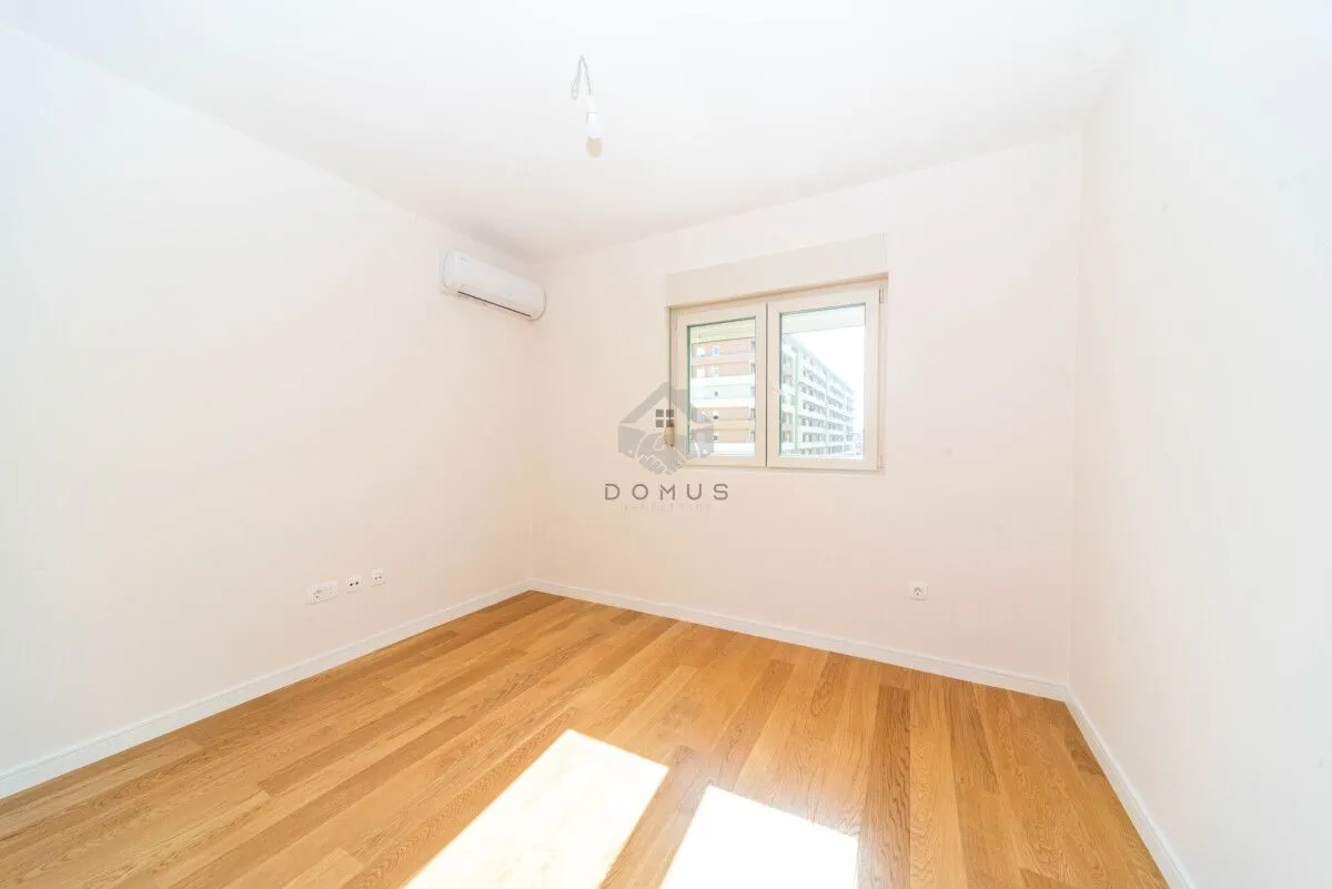 Rent, office space, 67m², Central Point, Podgorica