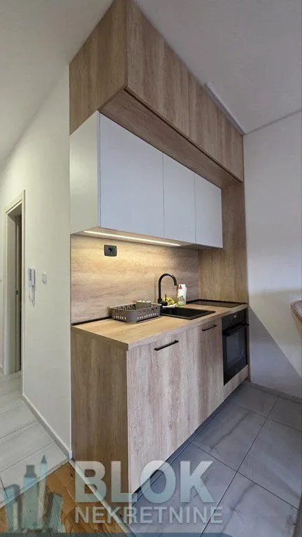 Rent, studio apartment, 30m², Stari Aerodrom, Podgorica