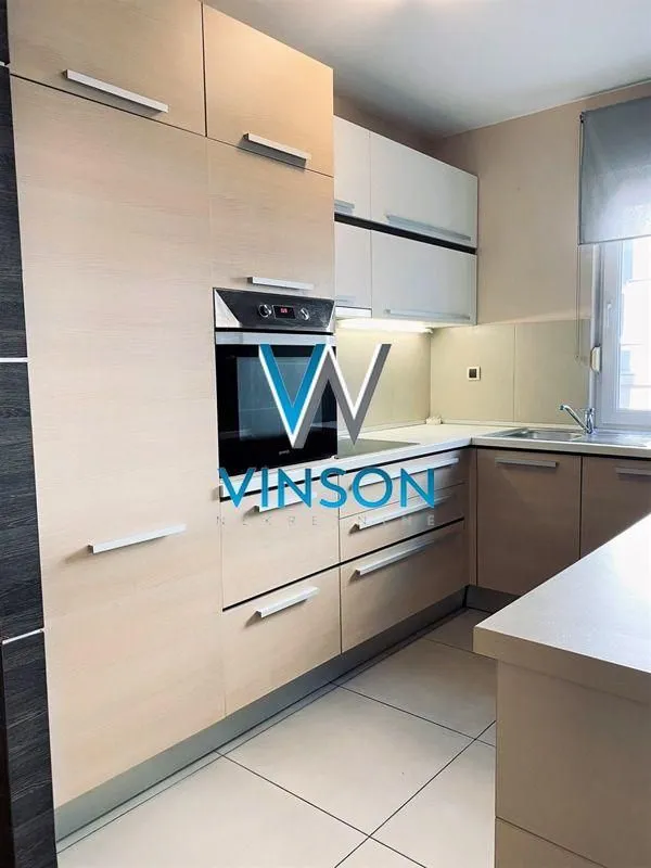 Izdavanje, trosoban stan, 98m², Centar, Novi Sad