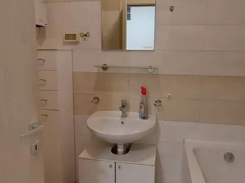 Prodaja, jednosoban stan, 43m², Stari Aerodrom, Podgorica - image 8