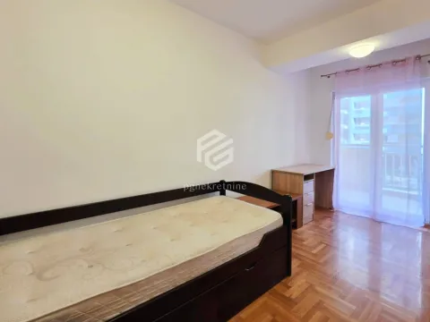 Rent, two bedroom apartment, 80m², City Kvart, Podgorica - image 8