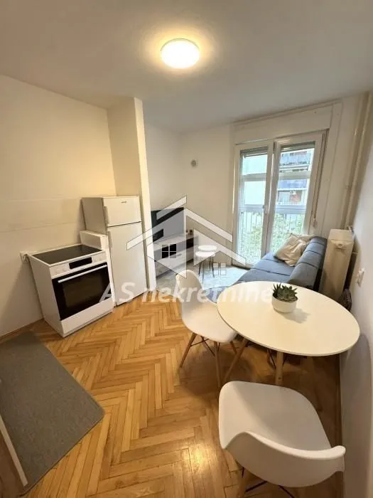 Izdavanje, dvosoban stan, 44m², Čukarica, Beograd