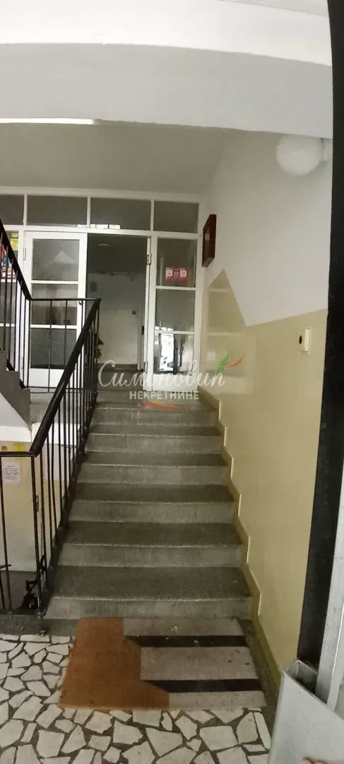Prodaja, dvosoban stan, 61m², Zemun Centar, Zemun Sve Podlokacije