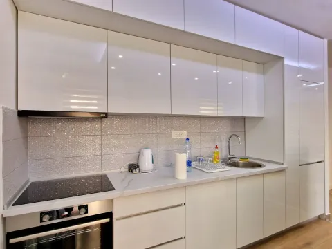 Izdavanje, dvosoban stan, 70m², Bečići, Budva - image 6