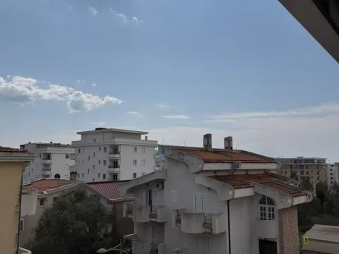 Izdavanje, stan, 30m², Centar, Bar - image 2