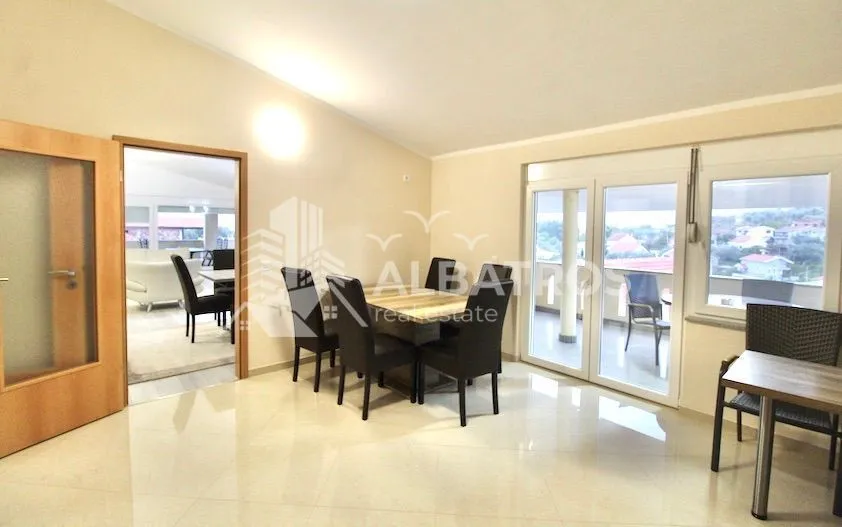 Izdavanje, dvosoban stan, 140m², Bar, Crna Gora