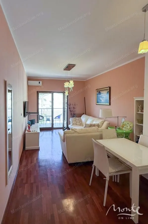 Sale, two bedroom apartment, 61m², Petrovac, Budva