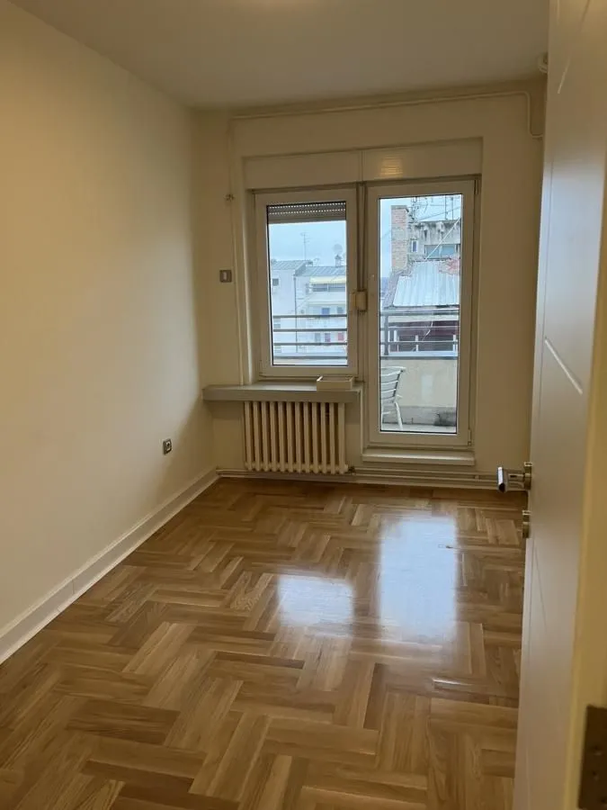 Izdavanje, stan, 180m², Stari Grad, Beograd
