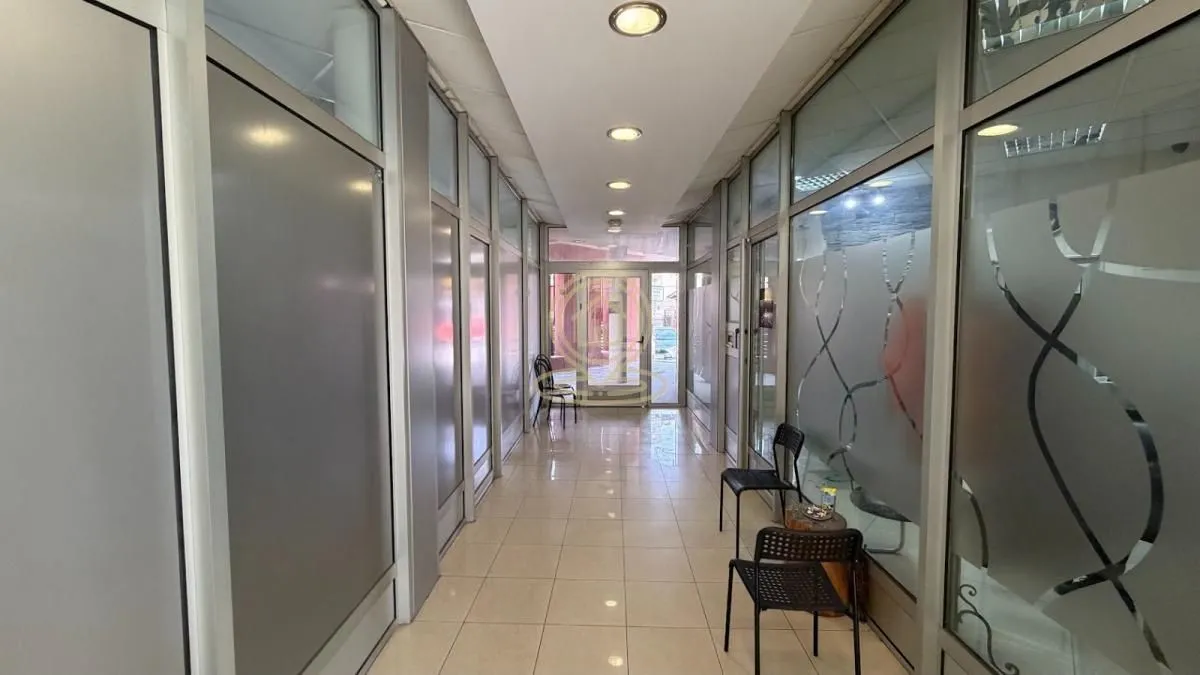 Prodaja, poslovni prostor, 31m², Vašarište, Kragujevac