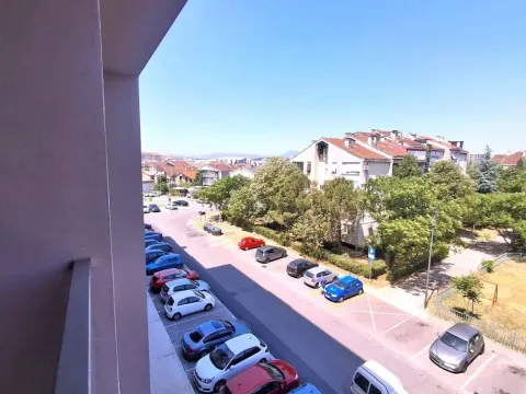 Izdavanje, jednosoban stan, 46m², Stari Aerodrom, Podgorica - image 10