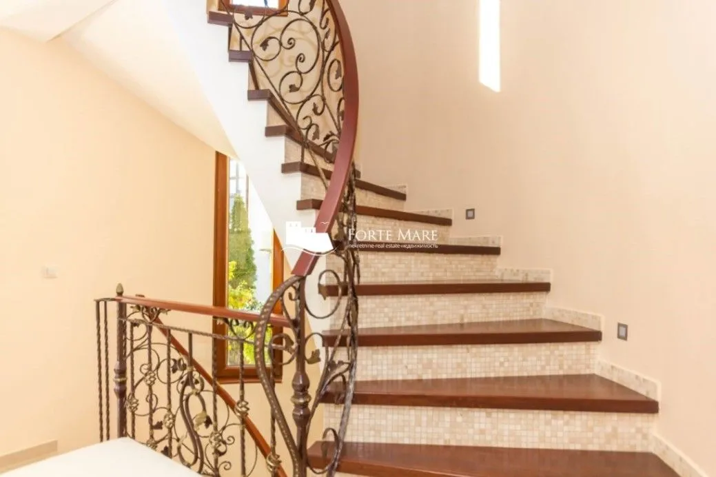 Prodaja, kuća, 330m², Đenovići, Herceg Novi