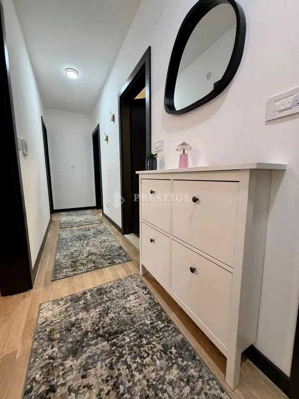 Izdavanje, dvosoban stan, 70m², Gorica C, Podgorica