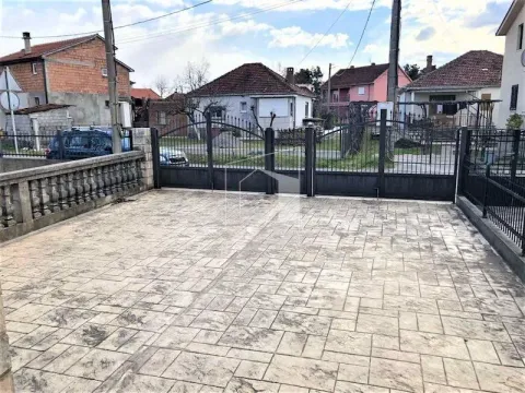 Rent, house, 220m², Konik, Podgorica - image 13