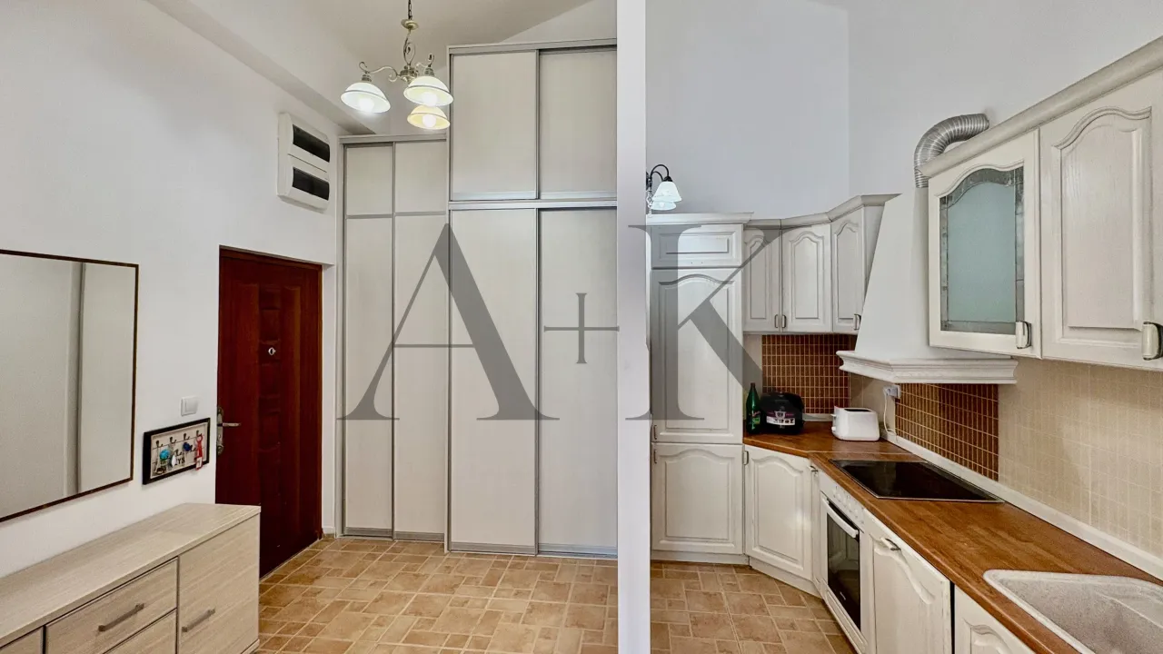 Sale, three bedroom apartment, 100m², Podmaine, Budva