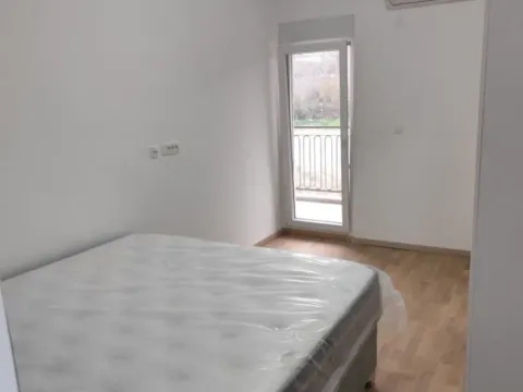 Izdavanje, dvosoban stan, 79m², Malo Brdo, Podgorica - image 5