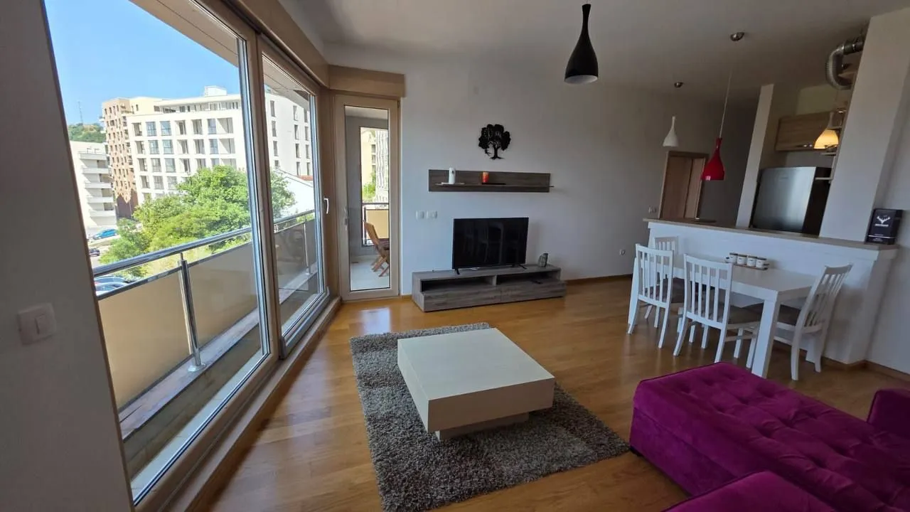 Rent, two bedroom apartment, 70m², Bečići, Budva