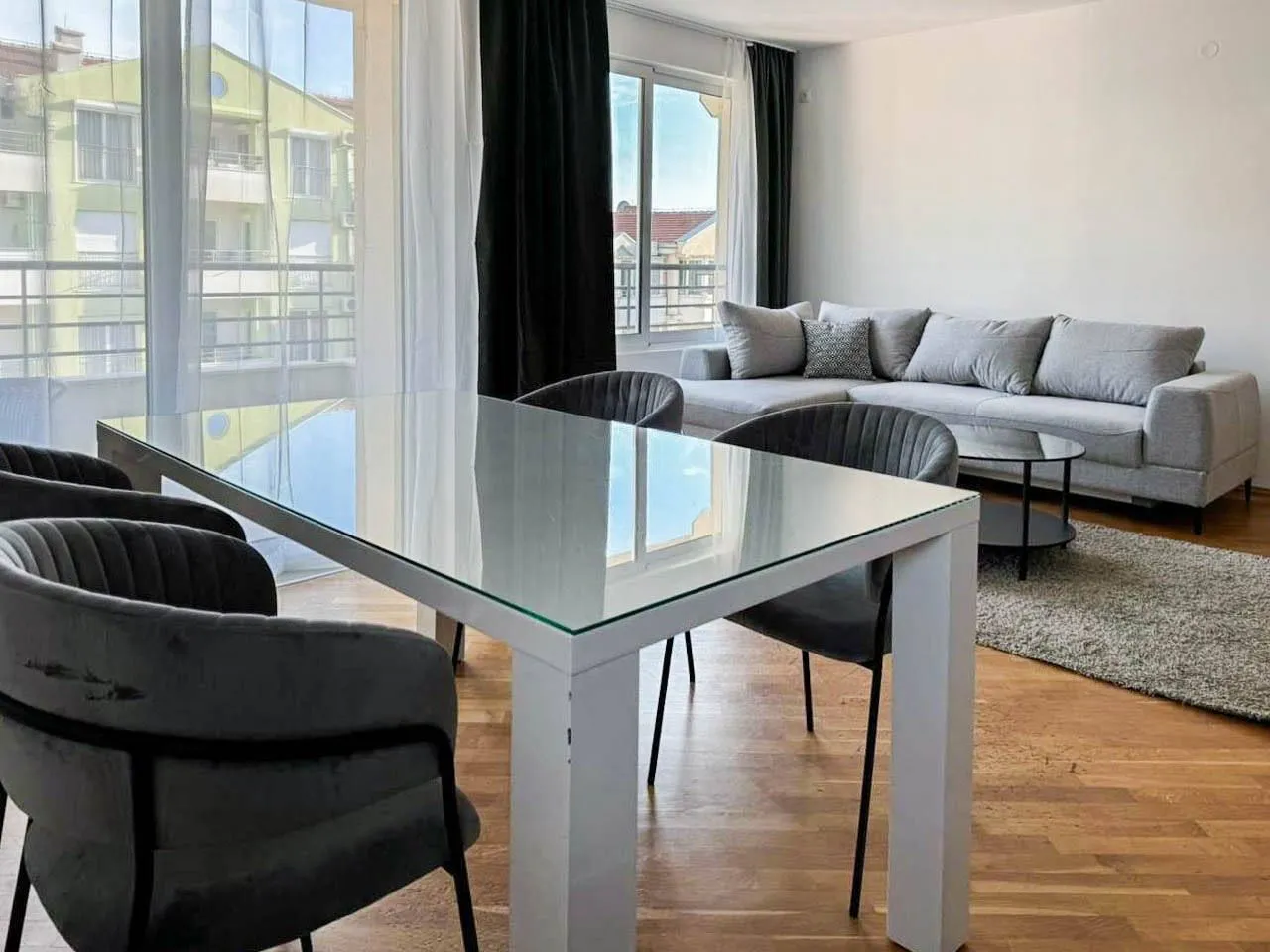 Izdavanje, jednosoban stan, 62m², Babilonija, Budva
