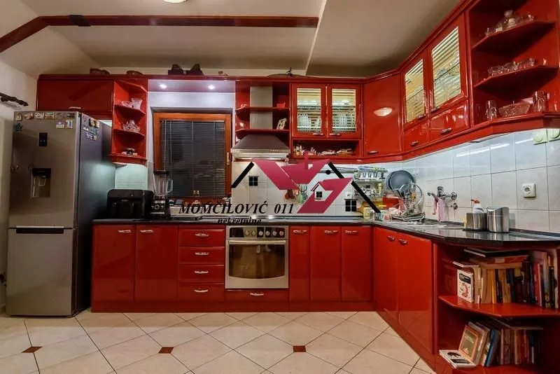 Prodaja, četvorosoban stan, 104m², Stari Grad, Beograd