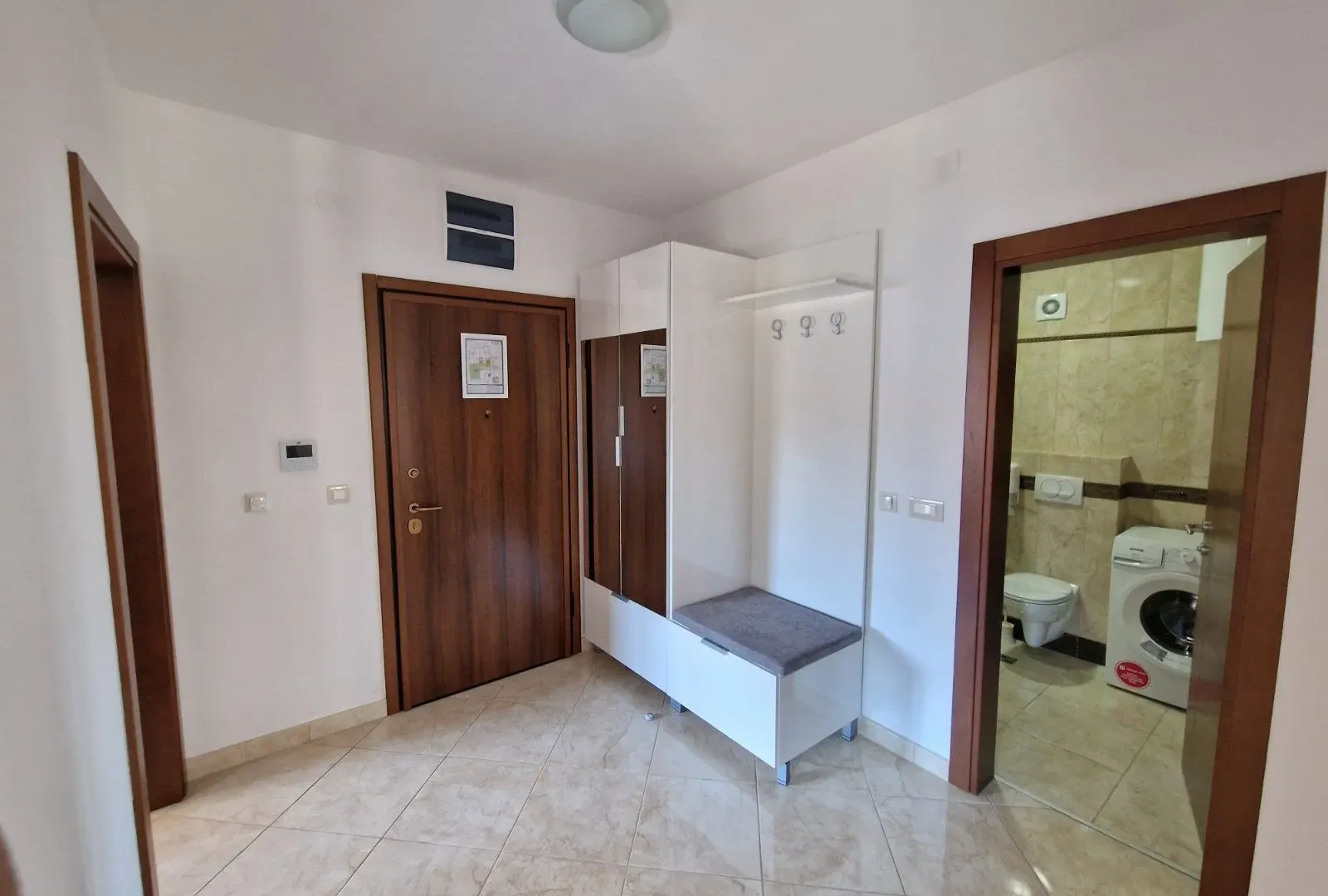 Prodaja, trosoban stan, 94m², Bečići, Budva