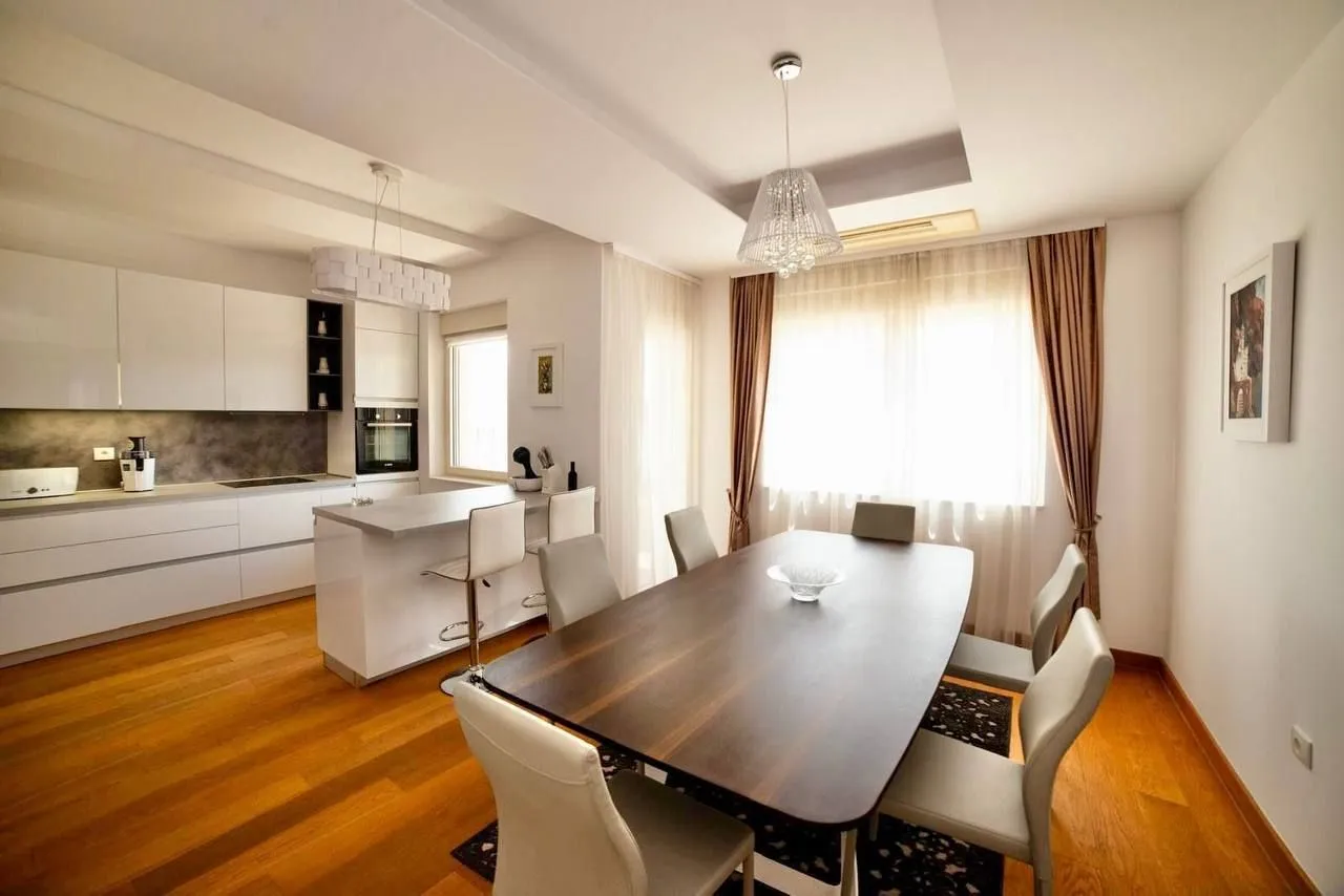 Rent, two bedroom apartment, 148m², Centar, Budva
